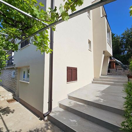 Vila Beleca Krk - Apartments Rest & Sea Крк Екстер'єр фото