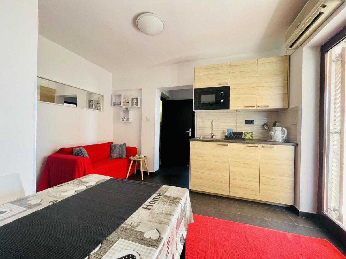 Vila Beleca Krk - Apartments Rest & Sea Крк Екстер'єр фото