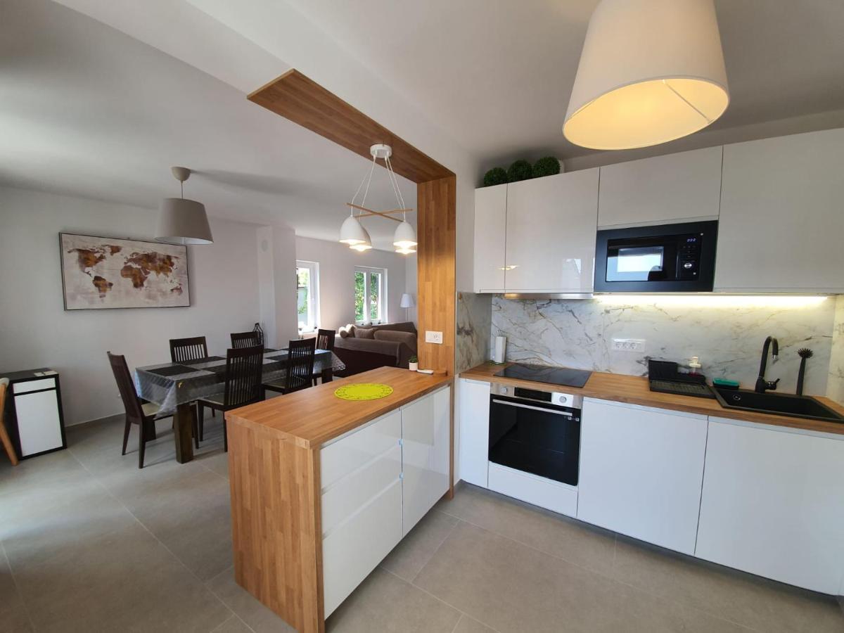 Vila Beleca Krk - Apartments Rest & Sea Крк Екстер'єр фото